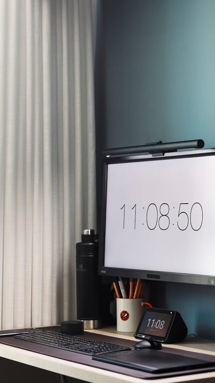 Jak efektywnie zorganizować przestrzeń pracy w domu dla lepszej produktywności